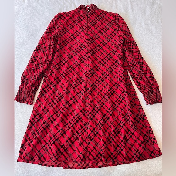 NWOT Tommy Hilfiger Smocked Neck Chiffon Shift Dress 8 - Picture 11 of 13